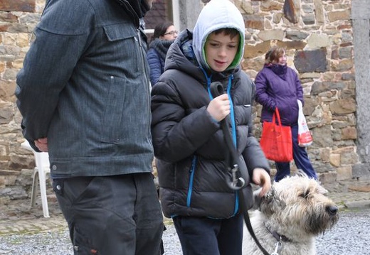 51 enfant chien paques