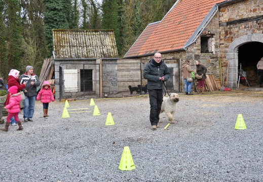 57 enfant chien paques