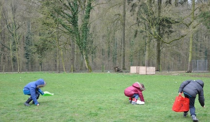 1 enfant chien paques