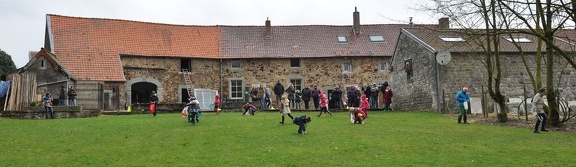 2 enfant chien paques