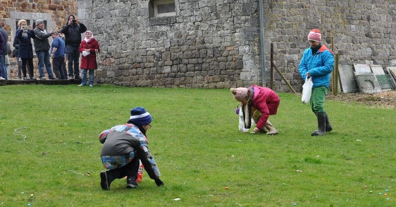 5 enfant chien paques