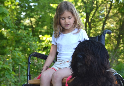 148-2025-photo-chien-enfant